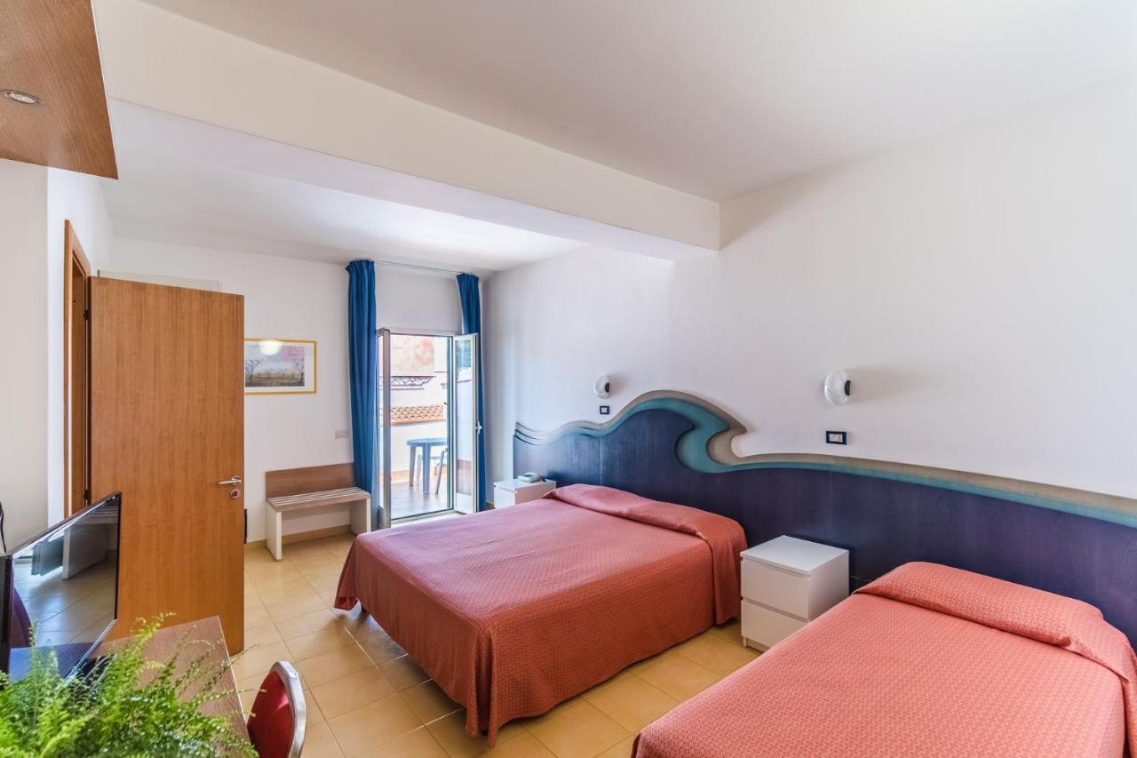Hotel D'Amato Peschici Exteriör bild
