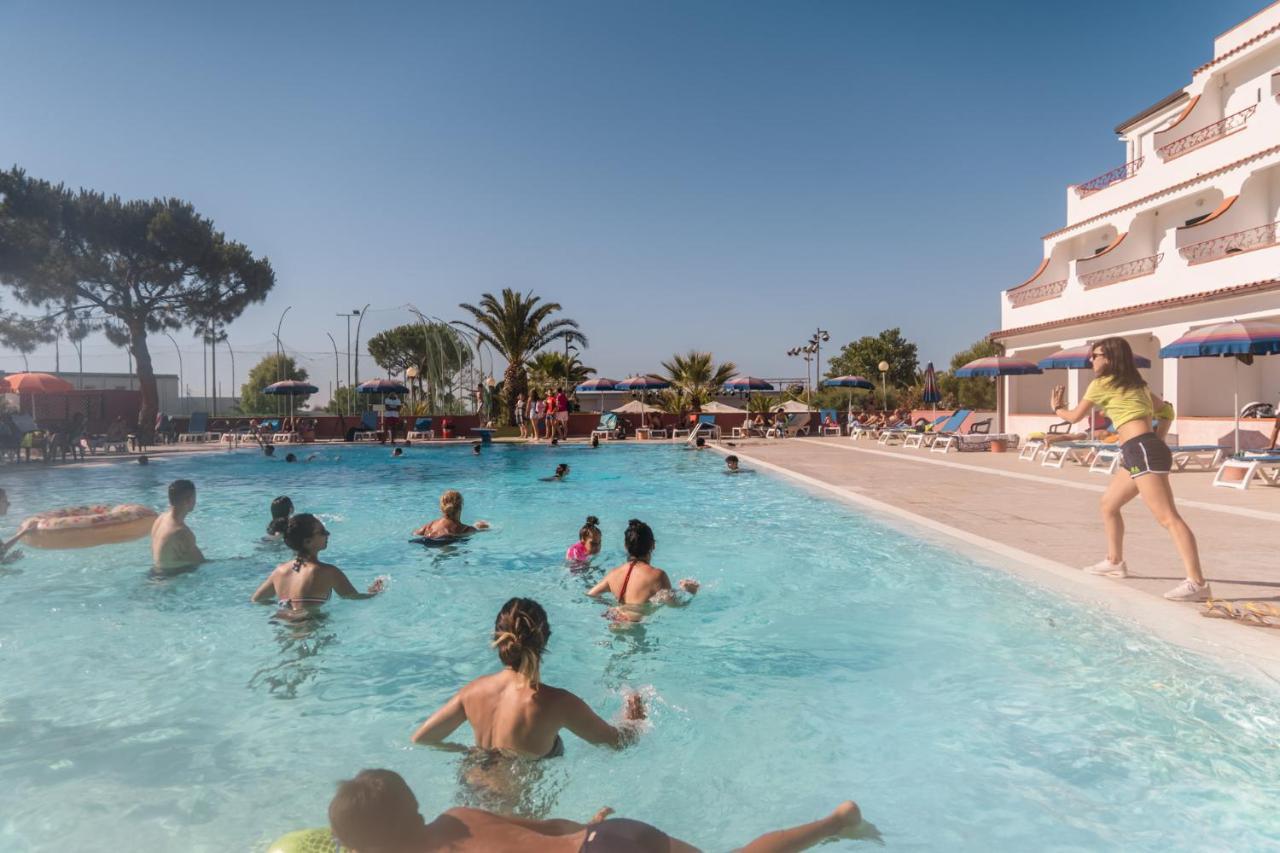 Hotel D'Amato Peschici Exteriör bild